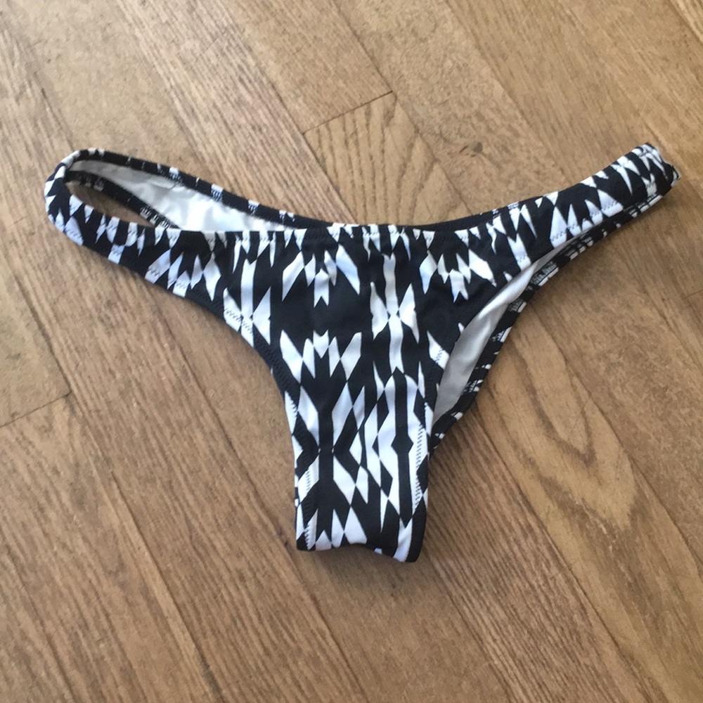 VS “The Itsie” bikini bottom